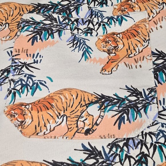 Tiger and Bamboo tree printed shorts, Size XL (40-42) No Boundaries - Picture 9 of 12